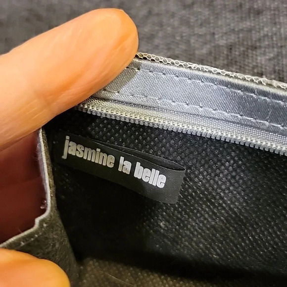 Jasmine La Belle Siver Sequince Clutch Zip Up - Picture 3 of 8